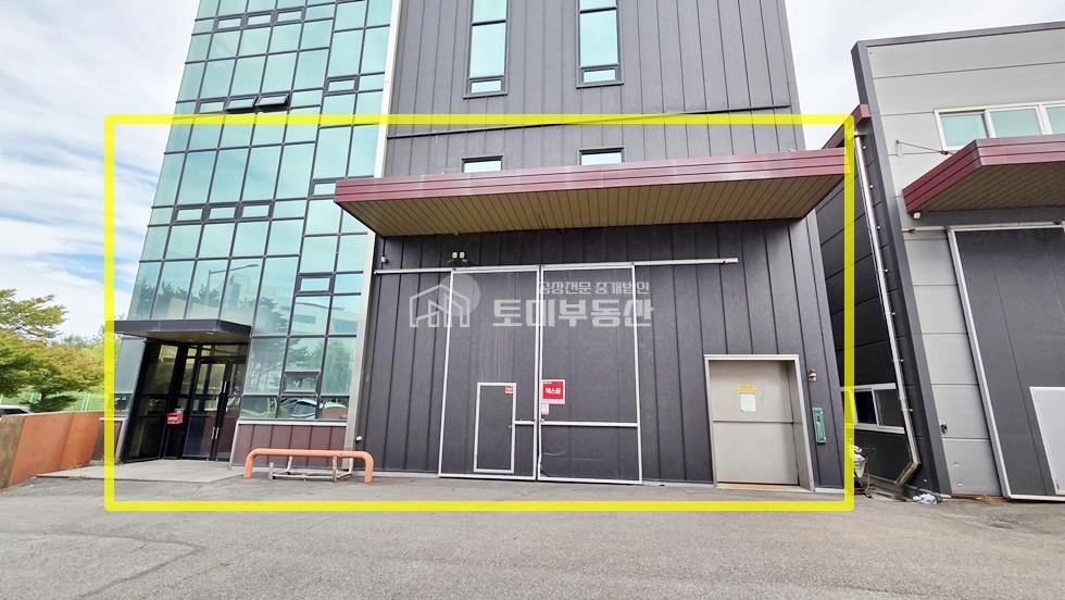 경기 김포시 양촌읍 학운리 1동 40피트 추레라 진입! 김포 학운리 157평(1층 공장 90평+2층 대형사무실 67평) 임대(추가확장가능) 월세 매물번호 13246 사진 1