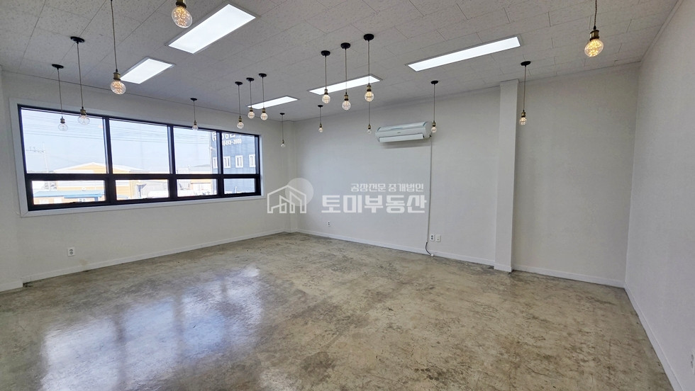경기 김포시 대곶면 송마리 가,나동 김포 대곶면 송마리 초대형 창고 임대! 40FT 트레일러 접안·3단렉 1,200PLT 무료사용 가능 월세 매물번호 10830 사진 13