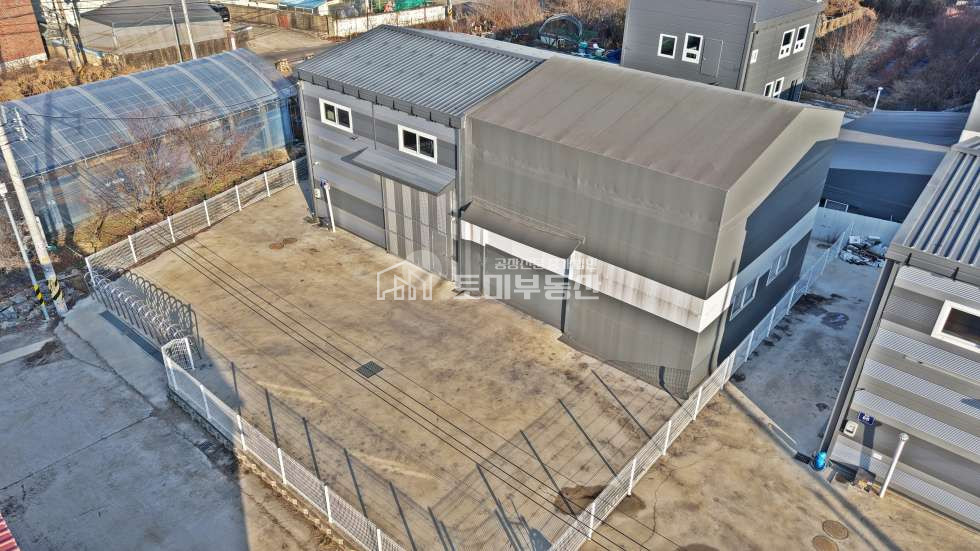 경기 김포시 대곶면 율생리 가동 대곶면 율생리 공장 매매 6.62억 │ 신축급 · 단독부지 · 도로확장 수혜 기대 매매 매물번호 12781 사진 1