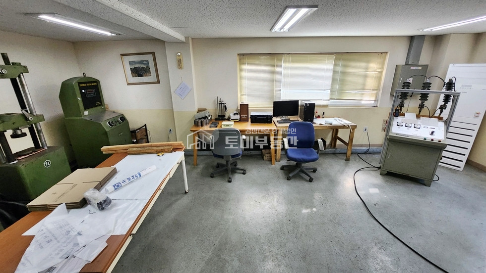 경기 김포시 양촌읍 학운리 기운좋은 학운산업단지 입구전면이 넓어 대형차원할 사무동별도 동력많은 공장매매 매매 매물번호 11821 사진 9