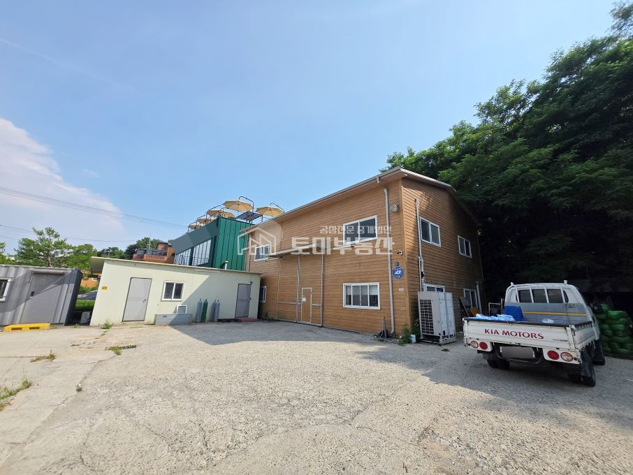 경기 김포시 양촌읍 석모리 1동 넓은 마당 복층 구조 사무실 갖춘 소형 공장임대 월세 매물번호 11133 사진 1
