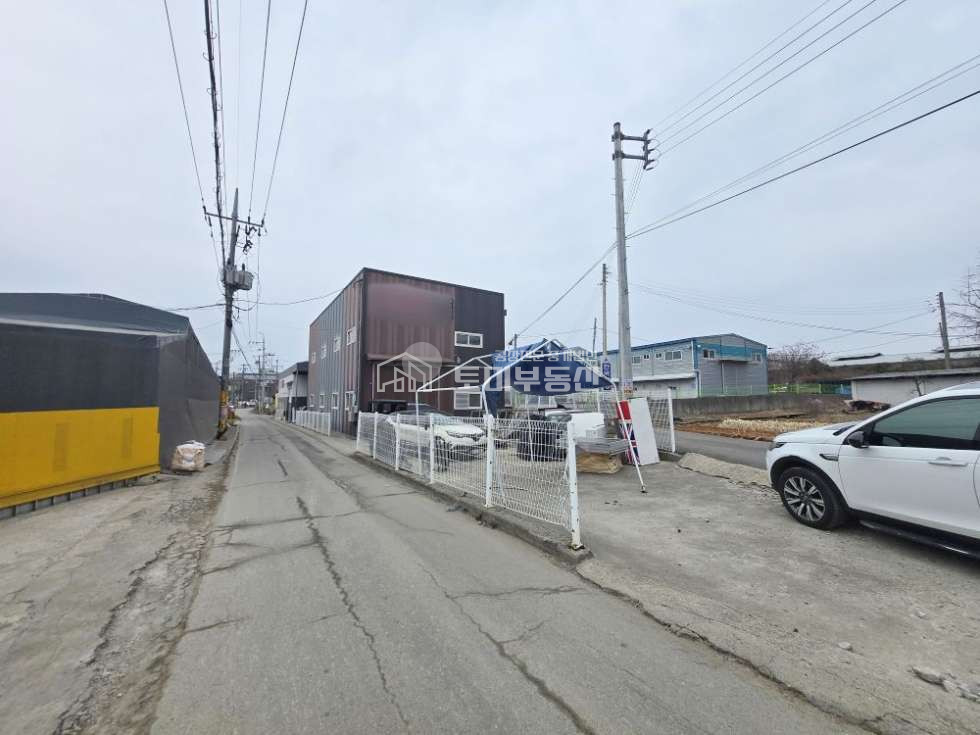 경기 김포시 대곶면 대명리 호이스트 앞 마당 활용 저렴한 60평 공장 임대 월세 매물번호 12907 사진 1