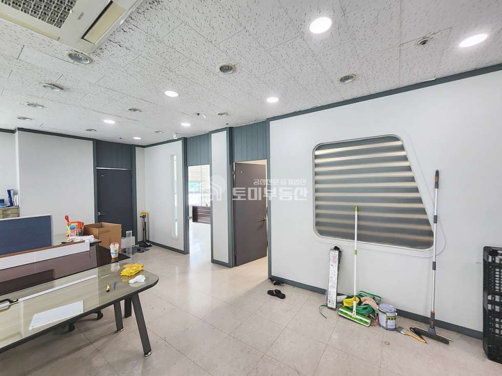 경기 김포시 양촌읍 학운리 가동 전용87평 . 기업연구소,사무실,단순조립공장 추천. 이젠 테크노존 월세 매물번호 13153 사진 1